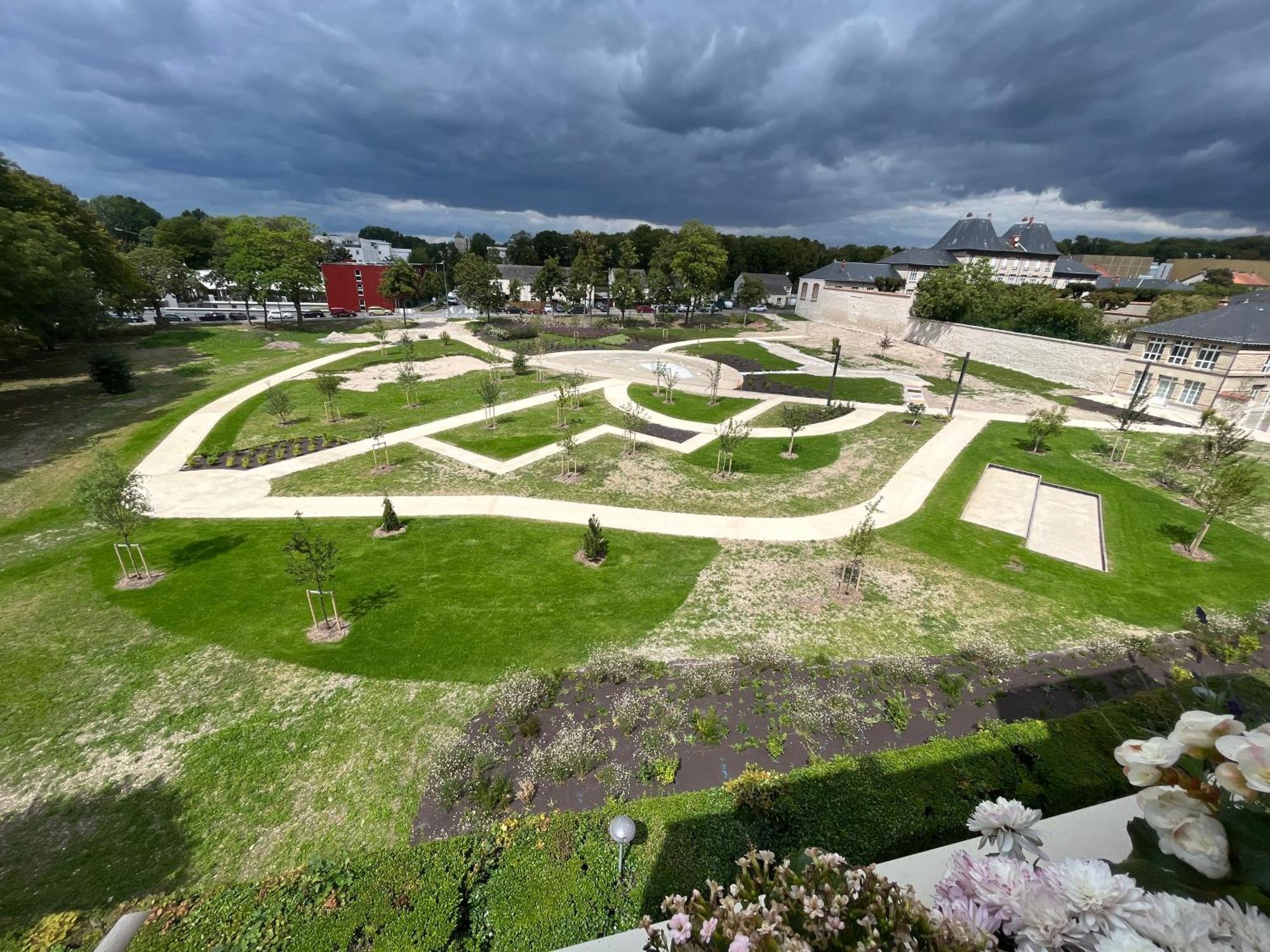 Ferienwohnung Les Rives Remoises Reims Exterior foto